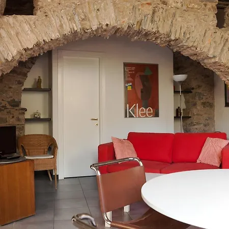 Casa Degli Archi *